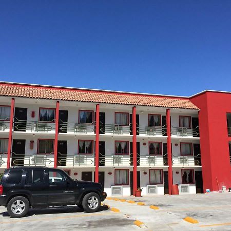 Hotel Descanso Inn ティファナ エクステリア 写真